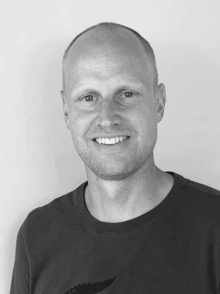 Flemming_Poulsen_sort-hvid