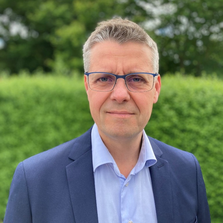 NYHenrik Houmoeller Sproegel