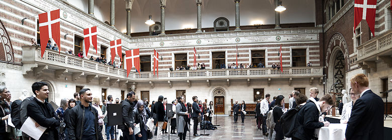 Københavns Rådhus var pyntet op til fest i tirsdag til landets største Grundlovsceremoni.<br />Foto: Ida Guldbæk Arentsen, Ritzau Scanpix