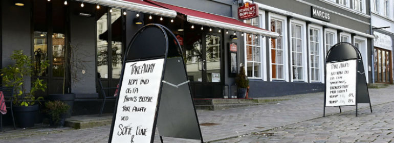 Efter at regeringen har bebudet, at restauranter skal holde lukket pga. faren for smittespredning, er mange restauranter gået over til at tilbyde takeaway.<br />Foto: Brian Bjeldbak, Ritzau Scanpix