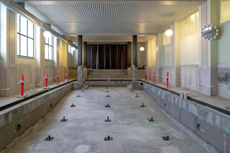 Familiebassinet i Frederiksberg Svømmehal. Svømmehallen har siden maj 2020 gennemgået en større renovering, som har trukket så meget i langdrag- Sådan så svømmehallen ud i februar kort tid efter, at kontrakten med entreprenøren var blevet revet i stykker. (Arkivfoto.) - Ida Marie Odgaard, Ritzau Scanpix