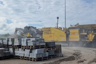 Fra gammelt fortov til nye belægningssten: Knust beton får nyt liv i Aalborg